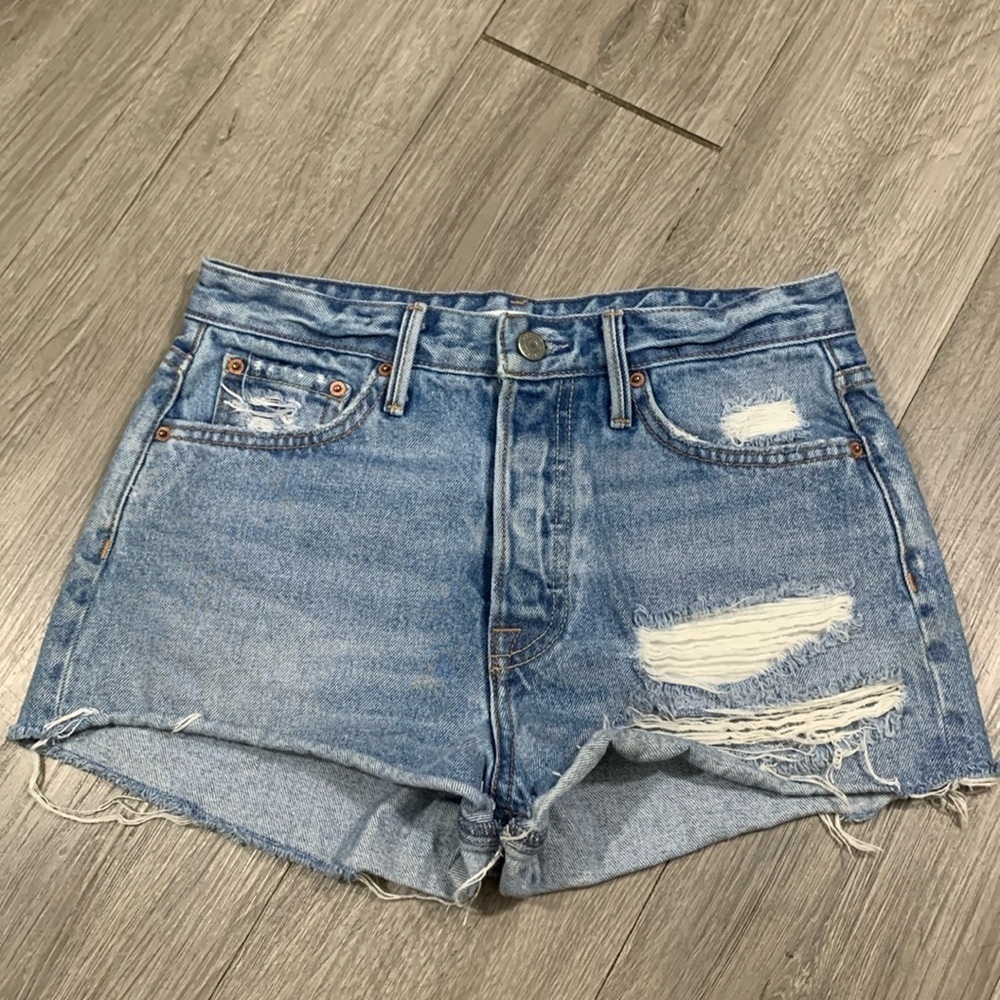 GRLFRND‎ Cindy Fit Distressed Medium Wash Denim Shorts size 25